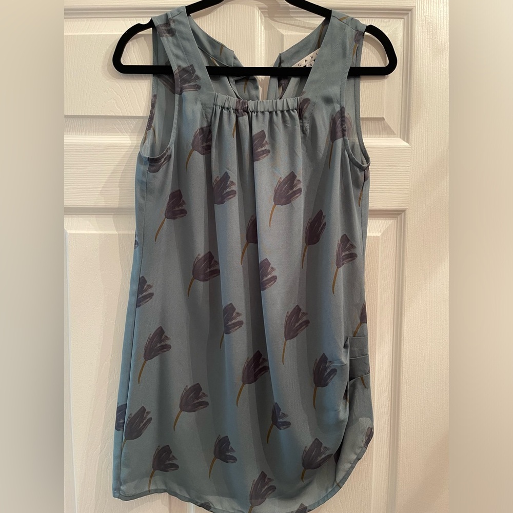 Cabi Women’s Floral Sleeveless Blouse Style #984 Sz. Small